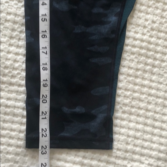 Lululemon Capri in teal camo - Picture 3 of 6